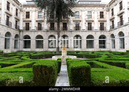 Corias parroquia de Cangas del Narcea. Kloster San Juan Bautista, Kreuzgang. Asturien, Spanien. Stockfoto