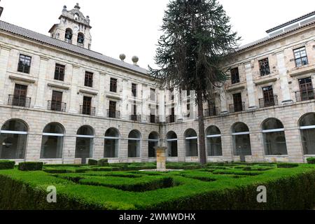 Corias parroquia de Cangas del Narcea. Kloster San Juan Bautista, Kreuzgang. Asturien, Spanien. Stockfoto