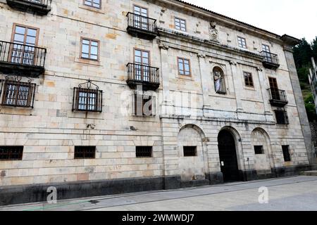 Corias parroquia de Cangas del Narcea. Kloster und Kirche San Juan Bautista. Asturien, Spanien. Stockfoto