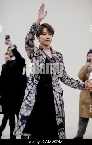 Paris, Frankreich. Februar 2024. Xin Liu kam 2023-2024 am 28. Februar 2023 in Dior im Jardin des Tuileries in Paris an. Foto: Marie-Paola Bertrand-Hillion/ABACAPRESS.COM Credit: Abaca Press/Alamy Live News Stockfoto