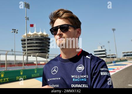 Sakhir, Bahrain. Februar 2024. Logan Sargeant (USA) Williams Racing geht über die Rennstrecke. 28.02.2024. Formel-1-Weltmeisterschaft, Rd 1, Grand Prix Von Bahrain, Sakhir, Bahrain, Vorbereitungstag. Das Foto sollte lauten: XPB/Alamy Live News. Stockfoto