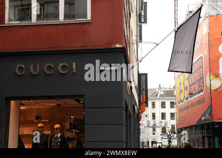 Kopenhagen, Dänemark /28. Februar 2024/.Gucci-Geschäft in der stroeget Pedestrain Street in der dänischen Hauptstadt. (Photo.Francis Joseph Dean/Dean Pictures) Stockfoto