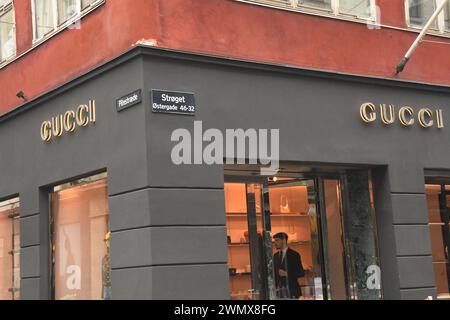 Kopenhagen, Dänemark /28. Februar 2024/.Gucci-Geschäft in der stroeget Pedestrain Street in der dänischen Hauptstadt. (Photo.Francis Joseph Dean/Dean Pictures) Stockfoto