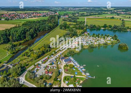 Luftaufnahme des Günztals in Schwaben um den Oberrieder Weiher bei Krumbach Stockfoto