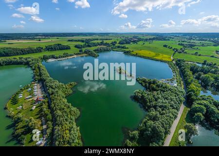 Luftaufnahme des Günztals in Schwaben um den Oberrieder Weiher bei Krumbach Stockfoto