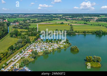 Luftaufnahme des Günztals in Schwaben um den Oberrieder Weiher bei Krumbach Stockfoto