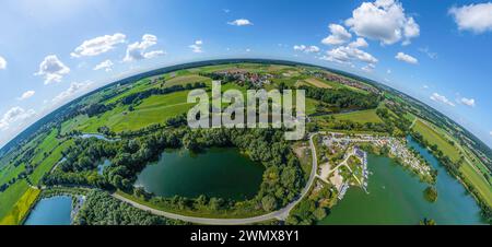 Luftaufnahme des Günztals in Schwaben um den Oberrieder Weiher bei Krumbach Stockfoto