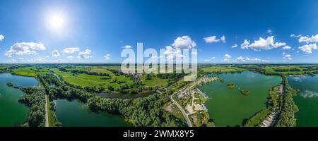 Luftaufnahme des Günztals in Schwaben um den Oberrieder Weiher bei Krumbach Stockfoto