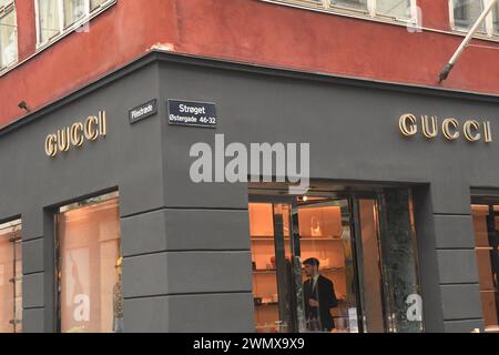 Kopenhagen, Dänemark /28. Februar 2024/.Gucci-Geschäft in der stroeget Pedestrain Street in der dänischen Hauptstadt. Photo.Francis Joseph Dean/Dean Pictures Stockfoto