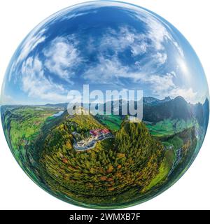 Schloss Falkenstein und das östliche Allgäu zwischen Pfronten und Füssen im herbstlichen Abendlicht Stockfoto