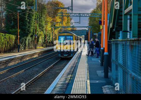 Elektrisch betriebener Pendler Bahnhof barnt Green worcestershire england vereinigtes königreich Stockfoto