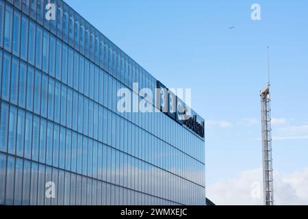 Glasgow Schottland: 13. Februar 2024: BBC Pacific Quay sonniger Tag BBC Scotland am River Clyde Stockfoto