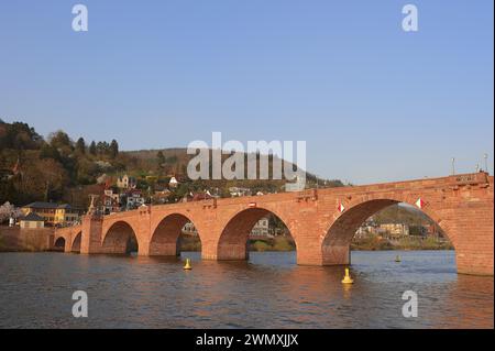 Karl-Theodor-Bruecke oder Alte Brücke über den Neckar, Heidelberg, Baden-Württemberg, Deutschland Stockfoto