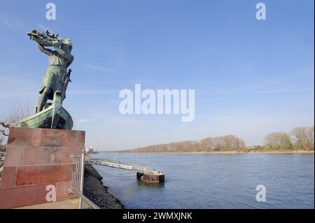 Hagen-Denkmal und Rhein, Worms, Rheinland-Pfalz, Deutschland Stockfoto