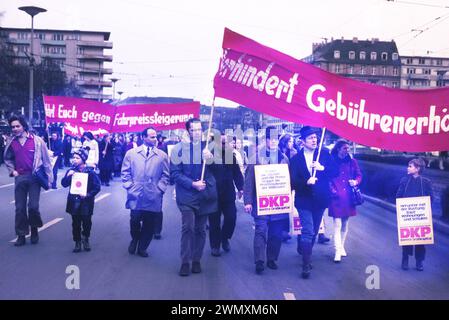 ECHE DEU, Deutschland, Dortmund: Persönlichkeiten aus Politik, Wirtschaft und Kultur aus den Jahren 1965-90 Ruhrgebiet. Demonstration gegen höher Stockfoto