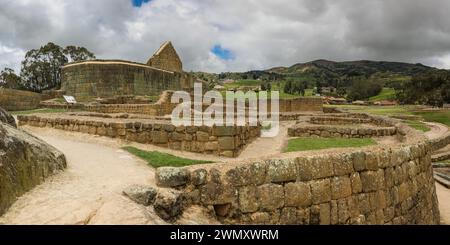 Panorama des Sonnentempels in Ingapirca, die wichtigsten archäologischen Ruinen der Inka in Ingapirca, Provinz Kanar, Ecuador. Stockfoto