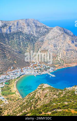 Griechenland, Dodekanesische Inseln, Insel Sifnos, Hafen Kamares, Vogelperspektive, Kamares Stockfoto