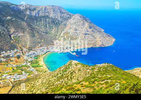 Griechenland, Dodekanesische Inseln, Insel Sifnos, Hafen Kamares, Vogelperspektive, Kamares Stockfoto