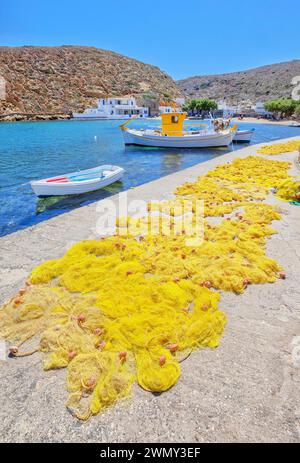 Griechenland, Dodekanesische Inseln, Sifnos Insel, Fischerboote, Heronissos Stockfoto