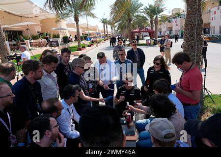 28.02.2024, Bahrain International Circuit, Sakhir, Formel 1 Gulf Air Bahrain Grand Prix 2024, auf dem Bild Nico Hulkenberg (DEU), Haas F1 Team beantwortet die Fragen der Journalisten. Stockfoto