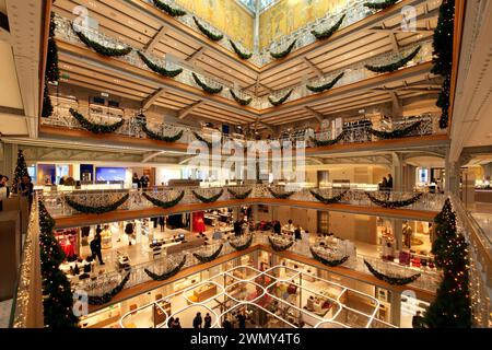 Frankreich, Paris, La Samaritaine Kaufhaus mit Weihnachtsdekoration Stockfoto