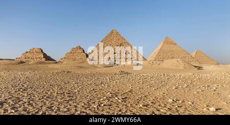 Ägypten, Kairo, Guiza, Memphis und seine Nekropole, die Pyramidenfelder von Gizeh bis Dahshur, die von der UNESCO zum Weltkulturerbe erklärt wurden, die Pyramiden Stockfoto