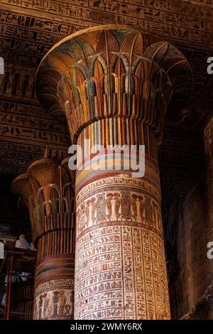 Ägypten, Esna, Pharaonentempel in Oberägypten aus ptolemäischer und römischer Zeit, die von der UNESCO zum Weltkulturerbe erklärt wurden, Khnum-Tempel Stockfoto