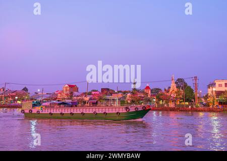Vietnam, Mekong Delta, Sa Dec, Sa Dec Fluss in der Abenddämmerung Stockfoto