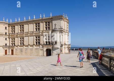 Frankreich, Drôme, Grignan, gelistet als eines der schönsten Dörfer Frankreichs, mit dem château, wo Madame de Sévigné lebte, und der Stiftskirche Saint-Sauveur, wo sich das Grabmal des Marquise befindet Stockfoto