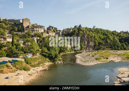 Frankreich, Ardèche, Balazuc, anerkannt als eines der schönsten Dörfer Frankreichs Stockfoto