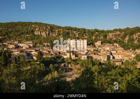 Frankreich, Ardèche, Vogüé, gilt als eines der schönsten Dörfer Frankreichs Stockfoto