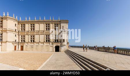 Frankreich, Drôme, Grignan, gelistet als eines der schönsten Dörfer Frankreichs, mit dem château, wo Madame de Sévigné lebte, und der Stiftskirche Saint-Sauveur, wo sich das Grabmal des Marquise befindet Stockfoto