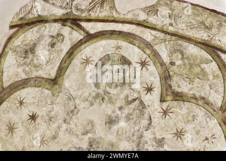 Frankreich, Drôme (26), Drôme provenzale, Montélimar, Château des Adhémar oder des Pape, Kapelle Saint-Pierre, monumentale Gemälde auf dem Kirchenschiff Stockfoto