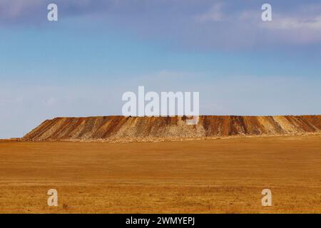 Mongolei, Ostmongolei, Steppe, Landschaft, Bergbaustadt Baganuur, Kohlebergbau, Erdarbeiten Stockfoto