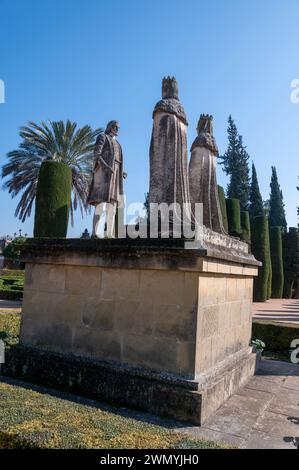 Gartenstatue oder Denkmal des spanischen Entdeckers der Neuen Welt, Christoph Kolumbus, der von Spaniens erstem König und Königin Ferdinand II. Empfangen wurde Stockfoto