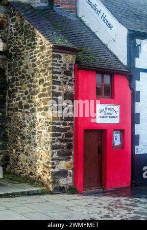 Das kleinste Haus Großbritanniens befindet sich am Ufer von Conwy. Stockfoto