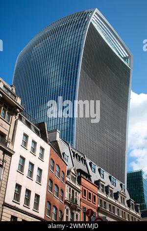 Hochhaus 20 Fenchurch Street, das auch 'Walkie Talkie' bzw 'Pint' genannte wird, London, England Stockfoto