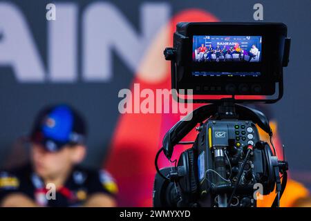 MANAMA, BAHRAIN, Bahrain International Circuit, 28.Feb.2024: Max Verstappen nimmt an der Pressekonferenz während des Formel-1-Grand Prix von Bahrain Teil Stockfoto