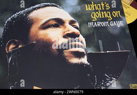 Viersen, Deutschland - 9. Januar. 2024: Closeup von Sänger Marvin Gaye Vinyl-Hit-Album-Cover What’s Going On von 1971 Stockfoto