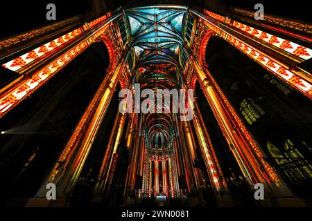 IMMERSIVE VORSTELLUNG IN DER KIRCHE SAINT EUSTACHE IN PARIS Stockfoto