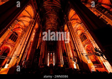 IMMERSIVE VORSTELLUNG IN DER KIRCHE SAINT EUSTACHE IN PARIS Stockfoto