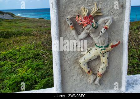 Isla Mujeres Mexiko am 20. februar 2016. Ansicht einer Skulptur eines Maya-Mannes auf der Isla Mujeres in Mexiko. Stockfoto