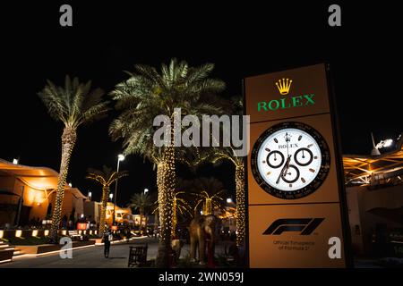 Sakhir, Bahrain. Februar 2024. Fahrerlager-Atmosphäre - Rolex-Uhr im Fahrerlager. 28.02.2024. Formel-1-Weltmeisterschaft, Rd 1, Grand Prix Von Bahrain, Sakhir, Bahrain, Vorbereitungstag. Das Foto sollte lauten: XPB/Alamy Live News. Stockfoto