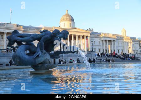 Wintersonne am Trafalgar Square im Zentrum von London, Großbritannien Stockfoto