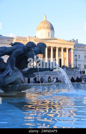 Wintersonne am Trafalgar Square im Zentrum von London, Großbritannien Stockfoto