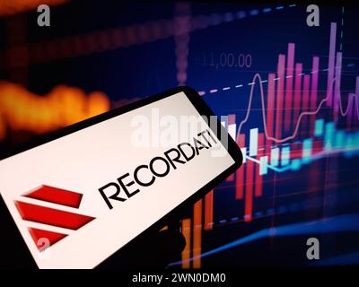 Konskie, Polen – 24. Februar 2024: Firmenlogo von Recordati auf dem Mobiltelefon Stockfoto