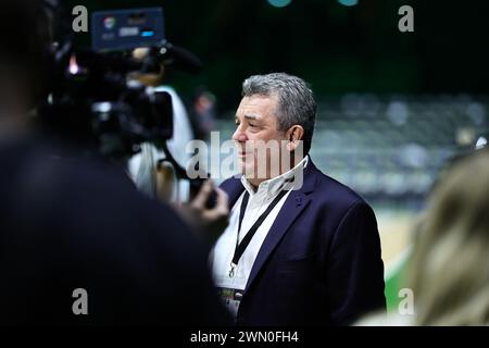 Nanterre, Frankreich. Februar 2024. Pascal DONNADIEU (Nanterre Coach) während des französischen Basketballspiels Betclic Elite zwischen Nanterre 92 und AS Monaco Basket am 28. Februar 2024 in der Paris La Defense Arena in Nanterre, Frankreich - Foto Loic Wacziak/DPPI Credit: DPPI Media/Alamy Live News Stockfoto