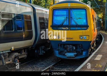 Elektrischer Pendlerzug barnt Green Station West midlands england großbritannien Stockfoto