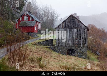 Alte, verfallene Farm, Hareid, Norwegen Stockfoto