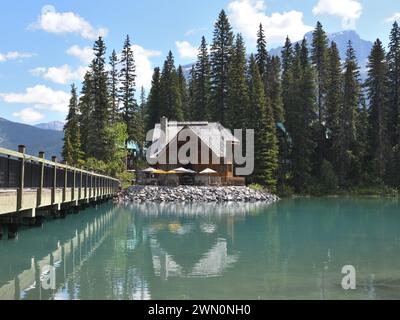 „Cilantro on the Lake“-Dining in der EMERALD LAKE LODGE, Yoho National Park, British Columbia, Kanada Stockfoto